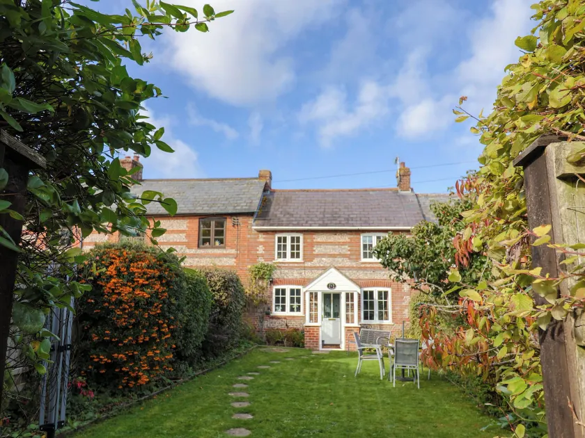 Poppy Cottage - Image 1