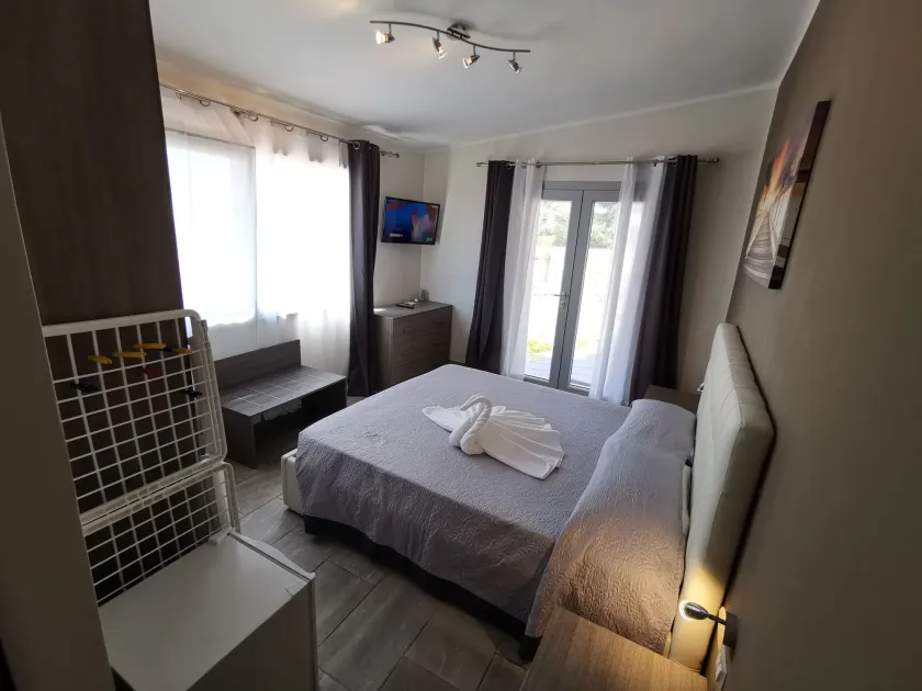 Samanà Bed - Image 1