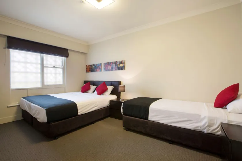 Enfield Hotel - Image 1
