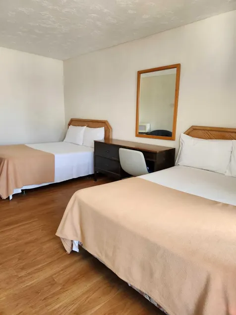 Chatham Motel - Image 1