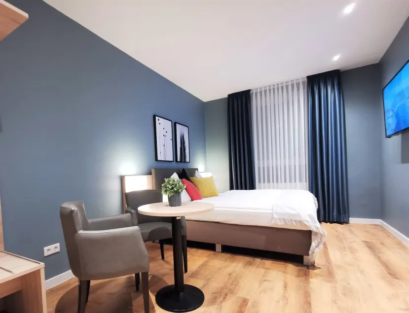 three-bed room - Image 1