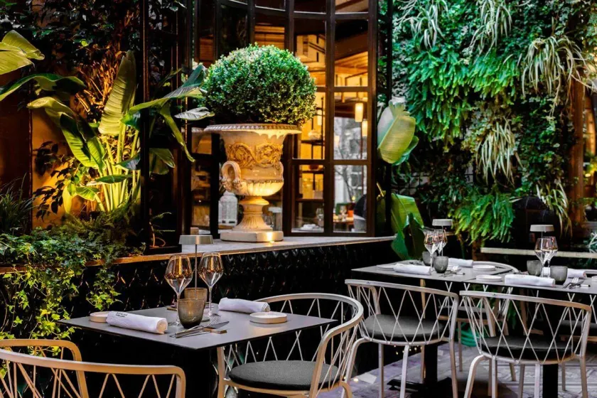 Roma Luxus Hotel - Image 1