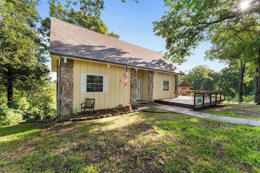 Branson's Crystal Cabin - Image 1