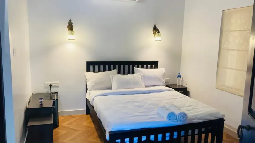 GEO HOLIDAY HOMES - Image 1