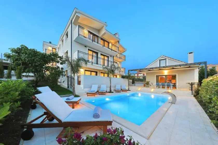 Luxury Aparthotel Zadar - Image 1