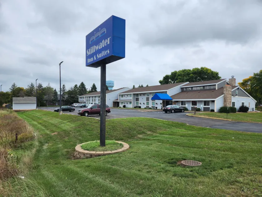 Stillwater Inn & Suites - Image 1