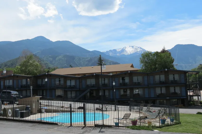 Silver Saddle Motel - Image 1