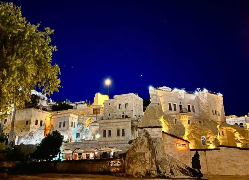 Tafoni Houses Cave Hotel - Image 1