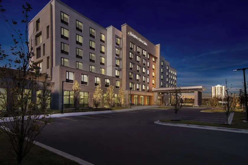 Hampton Inn & Suites Chicago Medical District UIC - Image 1