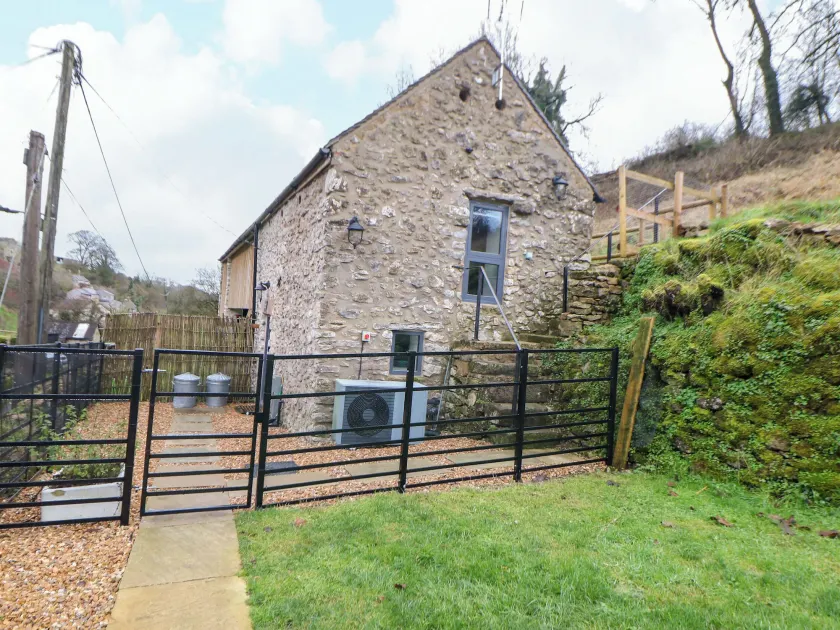 Horsedale Barn - Image 1