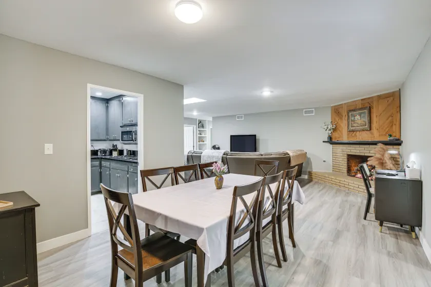 Spacious Home with Jacuzzi BBQ & Foosball - Image 1