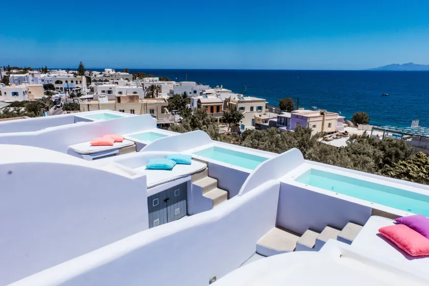 Blue Waves Suites & Apartments - Image 1