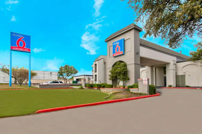 Studio 6-San Antonio, TX - Airport - Image 1
