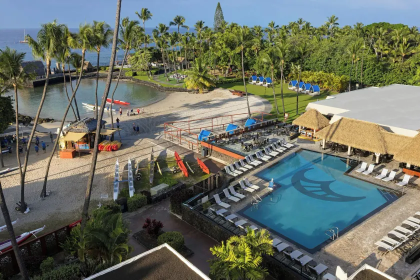 Courtyard by Marriott King Kamehameha's Kona Beach Hotel - Image 1