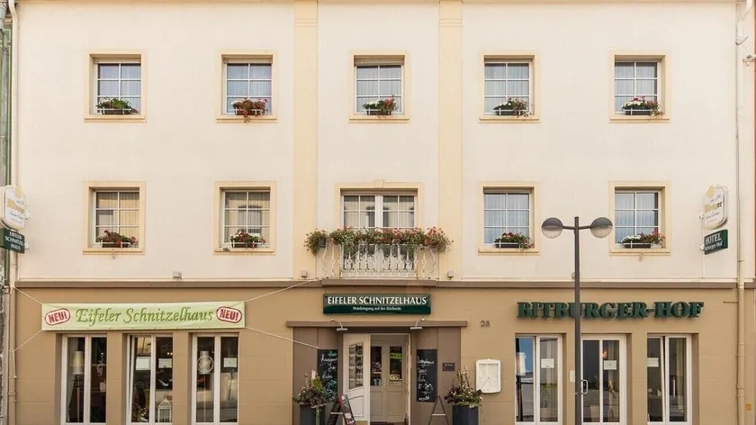 Hotel Bitburger Hof - Image 1