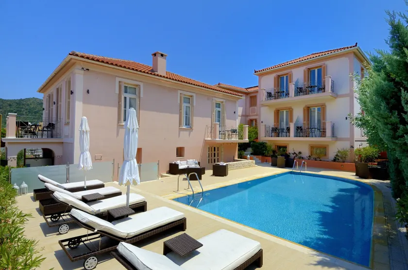 Korina Gallery Hotel - Image 1