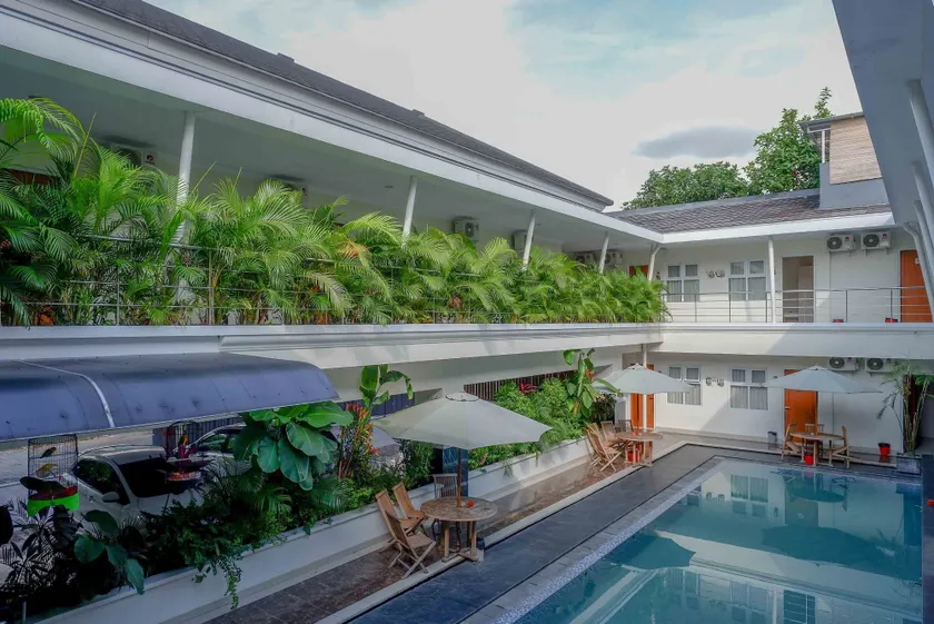Urbanview Hotel Syariah Casa Azmya Yogyakarta by RedDoorz - Image 1