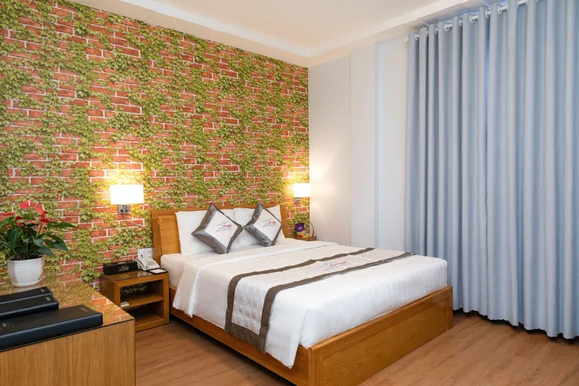 Yen Nam Hotel Hoang Van Thu - Image 1