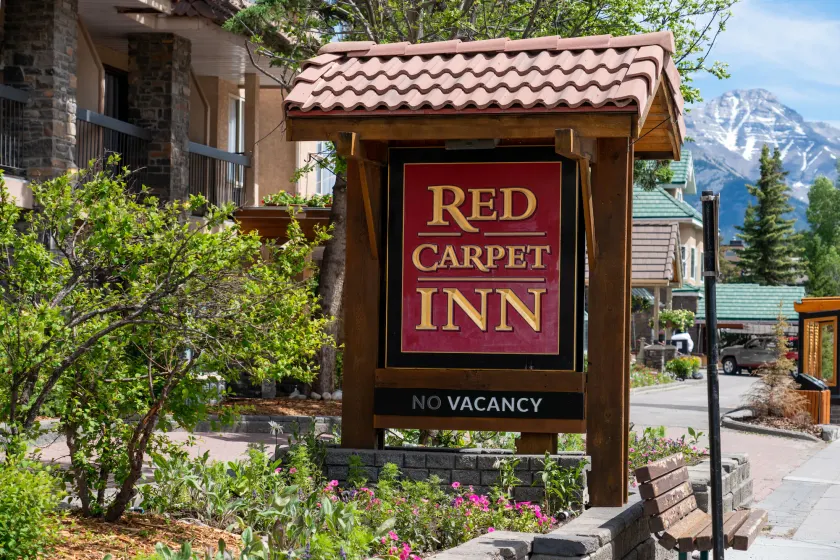 Red Carpet Inn - Image 1
