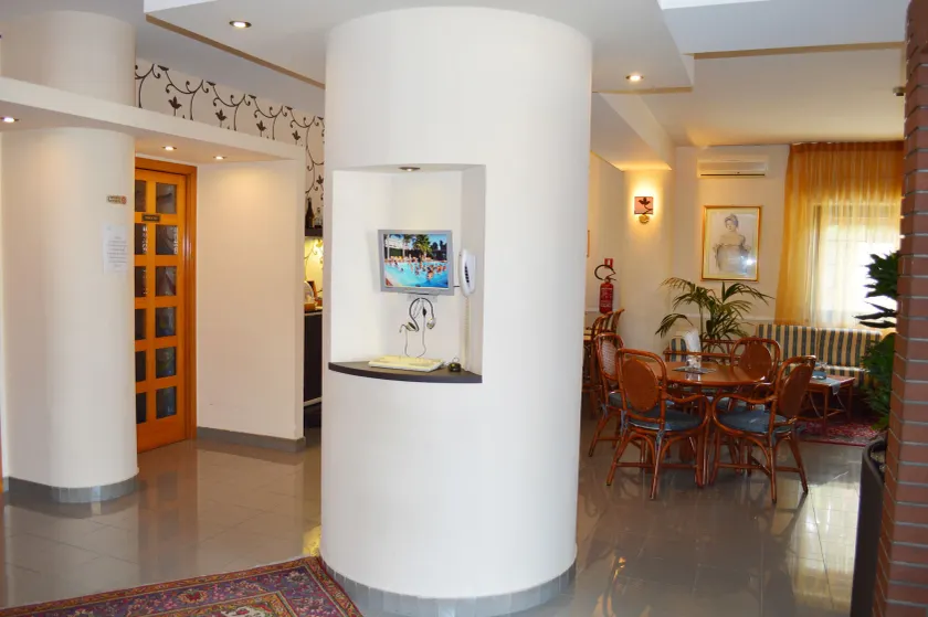 Hotel Redebora - Lobby