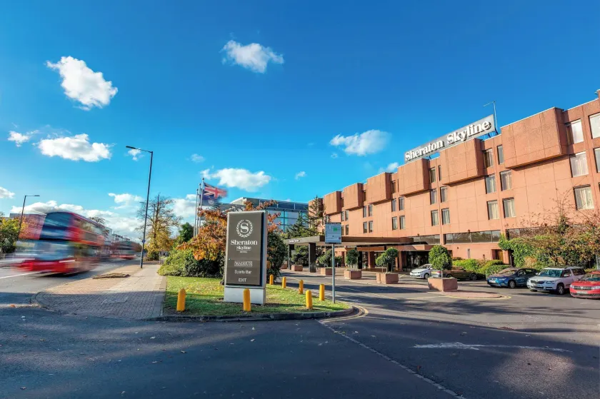 Sheraton Skyline Hotel London Heathrow - Image 1