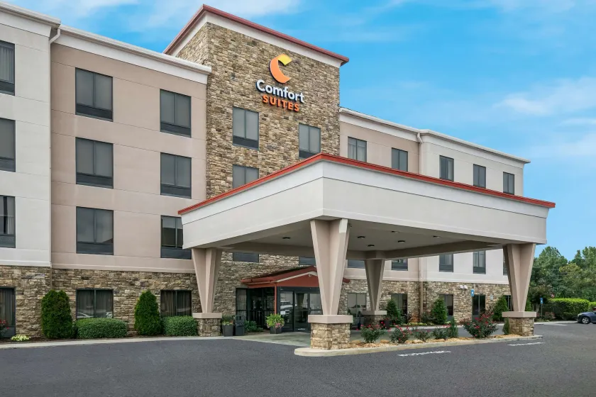 Comfort Suites Commerce - Image 1