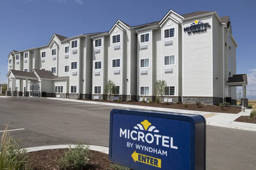 Microtel Inn & Suites by Wyndham Loveland - Image 1
