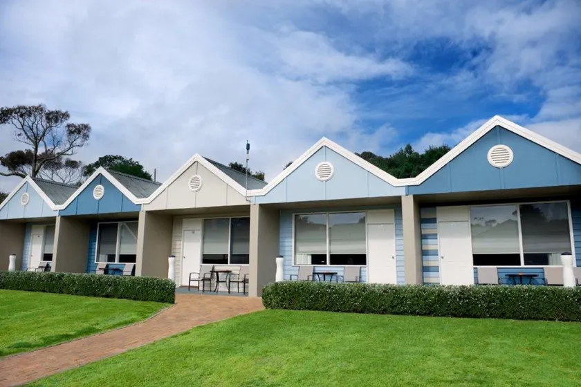 Sorrento Beach Motel - Image 1