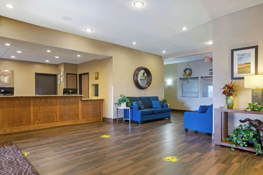 Comfort Inn & Suites Pittsburg KS - Image 1
