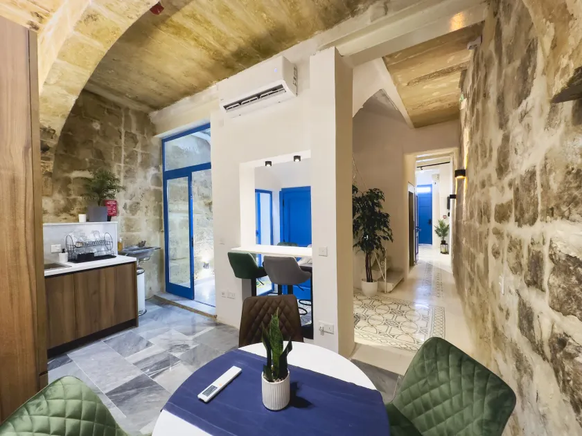 Mandera's Boutique Suites & Dorms - Image 1