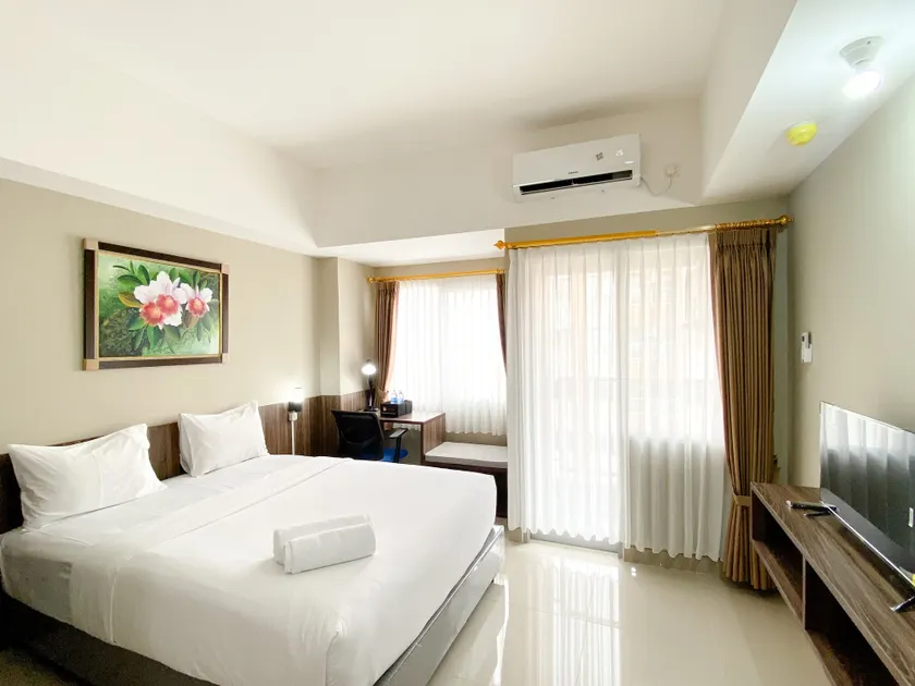 Cozy Stay Studio Apartment at LRT City Jatibening - Værelse