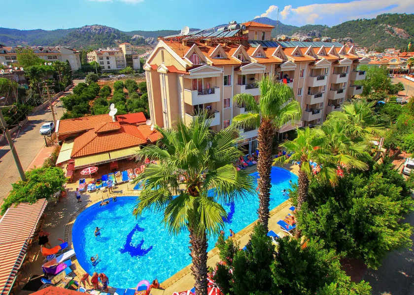 Club Sunsmile - Image 1
