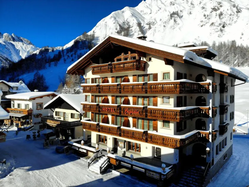 Wellnesshote Engadin  - Image 1