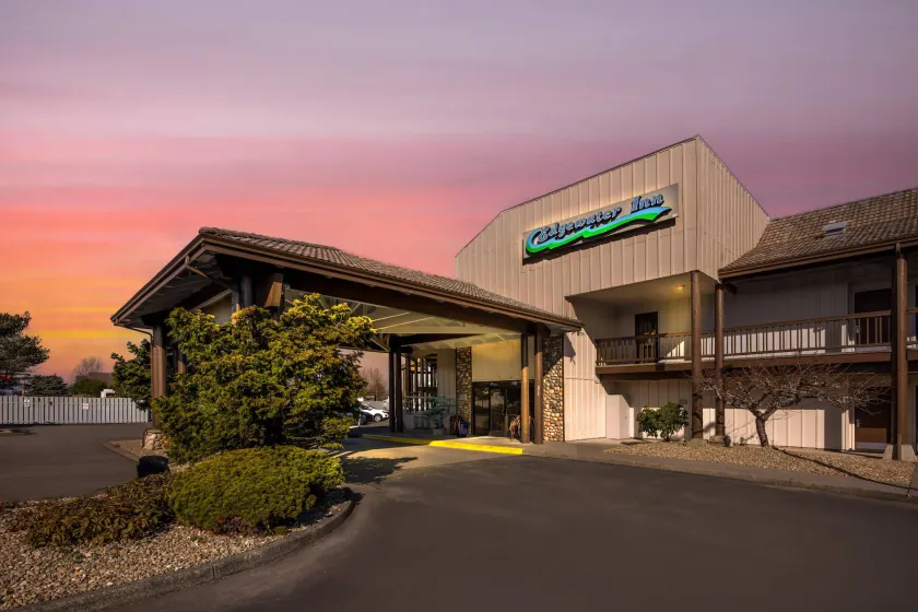 Edgewater Inn and Suites, an Ascend Collection Hotel - Image 1