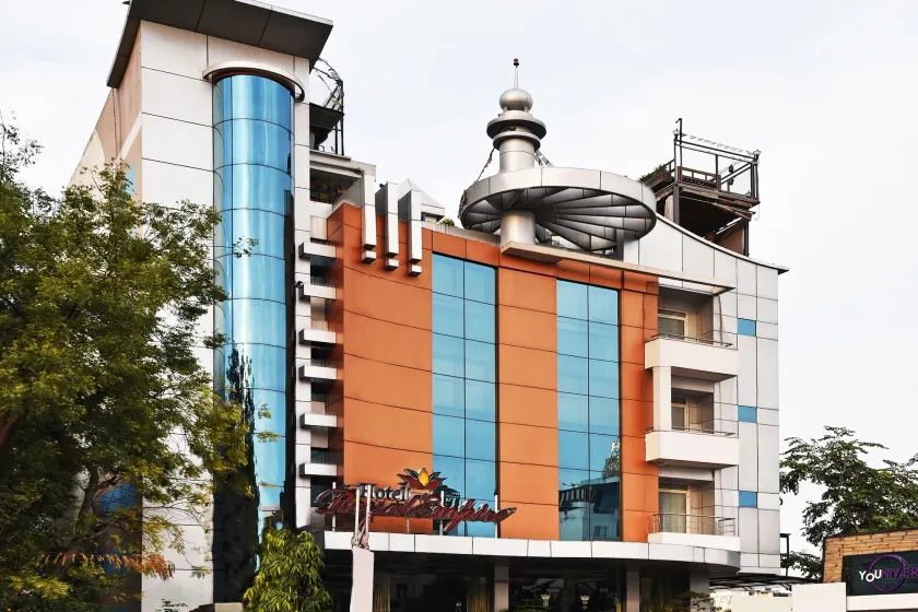 Hotel Royal Empire - Image 1