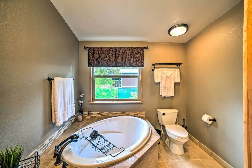 'Moose Lodge' Cabin w/ Entertainment Gazebo! - Interior