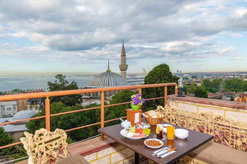 Stone Hotel Istanbul - Image 1