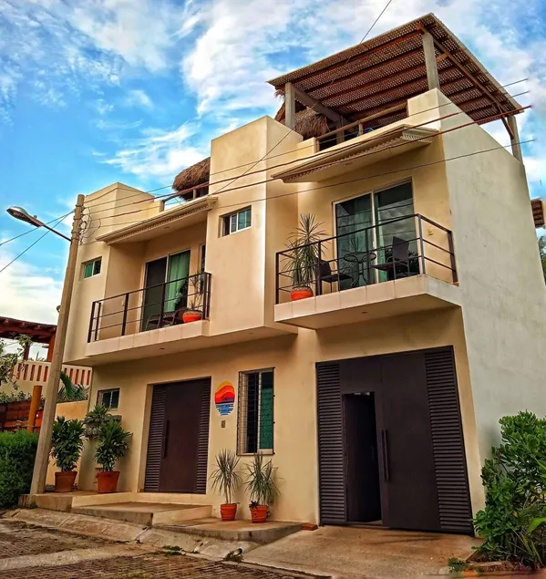 Carri Surf Studio - Image 1