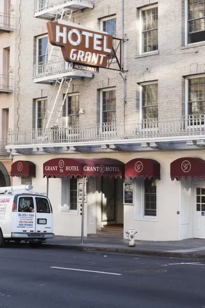 Grant Hotel - Image 1