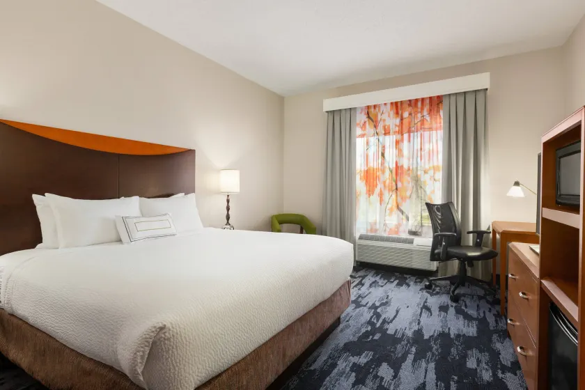 Fairfield Inn & Suites Jacksonville West/Chaffee Point - Image 1