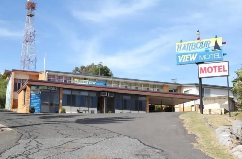 Oceanview Gladstone Motel - Image 1