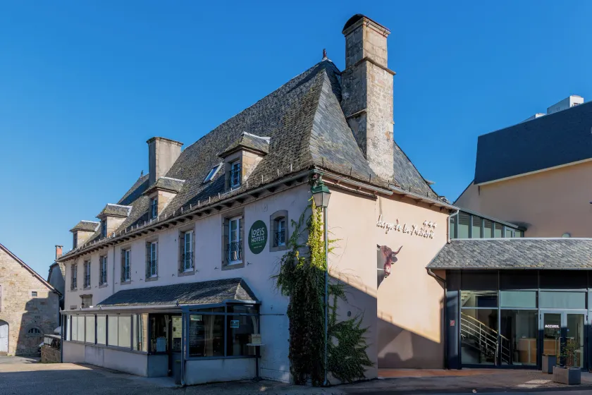 Logis Hôtel Restaurant Auberge de la Xaintrie - Image 1
