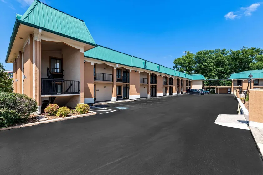 Quality Inn Tullahoma - Image 1