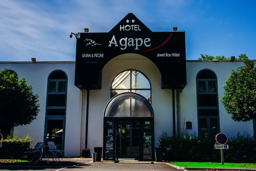Agape Hotel Niort- Bessines - Image 1