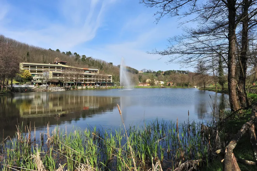Hotel Lago Verde - Image 1