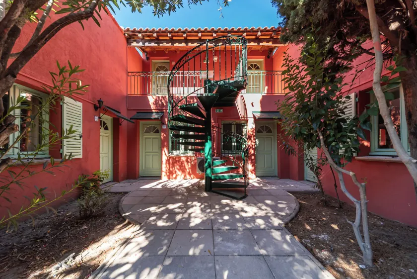 Le Patio des Papes - Image 1