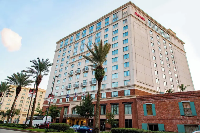 New Orleans Marriott Warehouse Arts District - Image 1