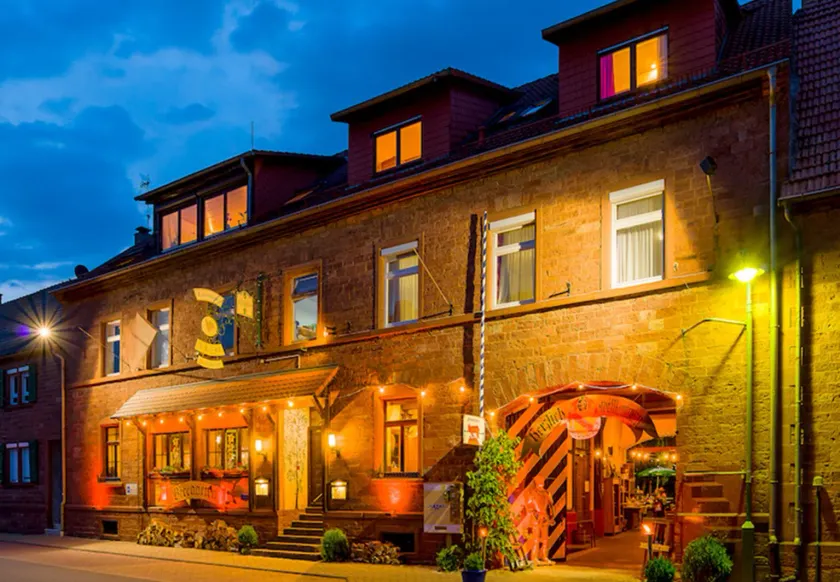Gasthaus & Hotel Drei Lilien - Image 1