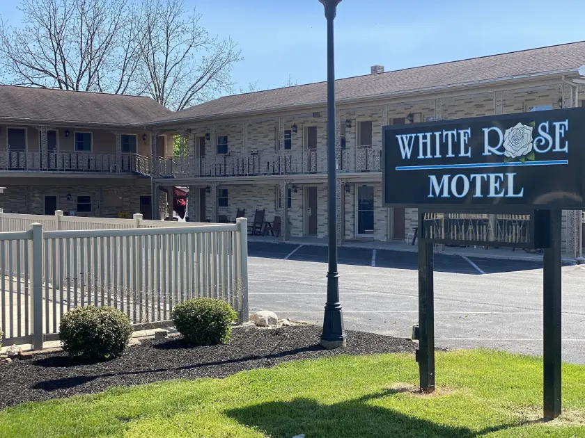 White Rose Motel - Hershey - Image 1
