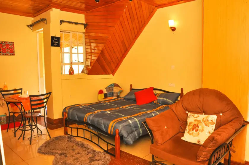 Sundowner 2 Bedroom Apartment Near Westgate - Image 1